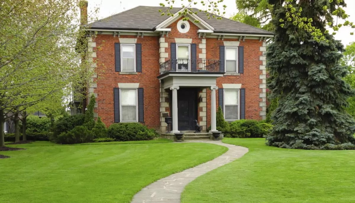 The (not so) Grand Old Home