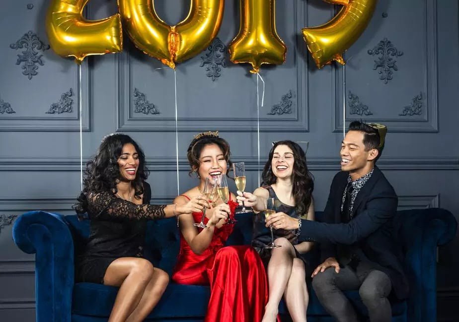 new-years-party-925x