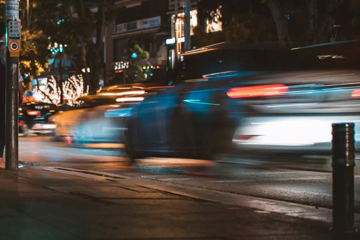 night-driving-photo-763834